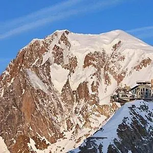 Maison Du Bourg شقة